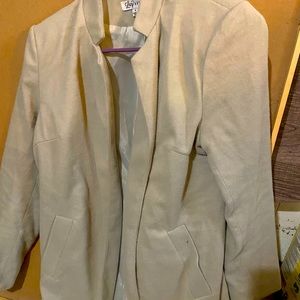 Lucy Avenue size S, soft grey blazer!